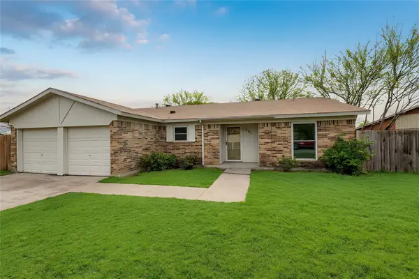 551 Rockledge Drive, Saginaw, TX 76179