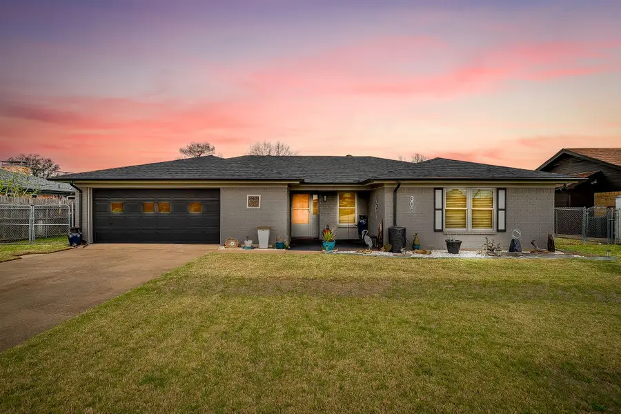 306 Tahiti Drive, Granbury, TX 76048 - #2