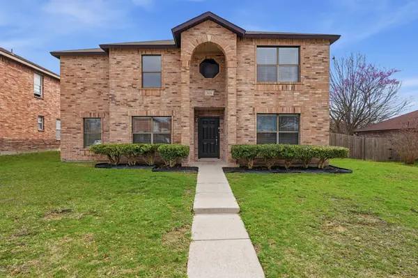 304 Sandlewood Lane, Cedar Hill, TX 75104
