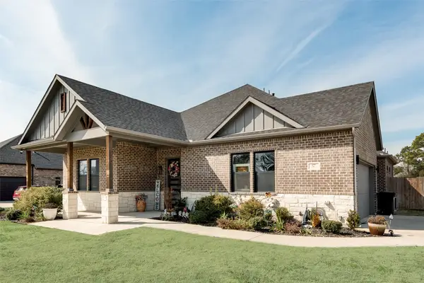 327 Lovers Lane, Terrell, TX 75160