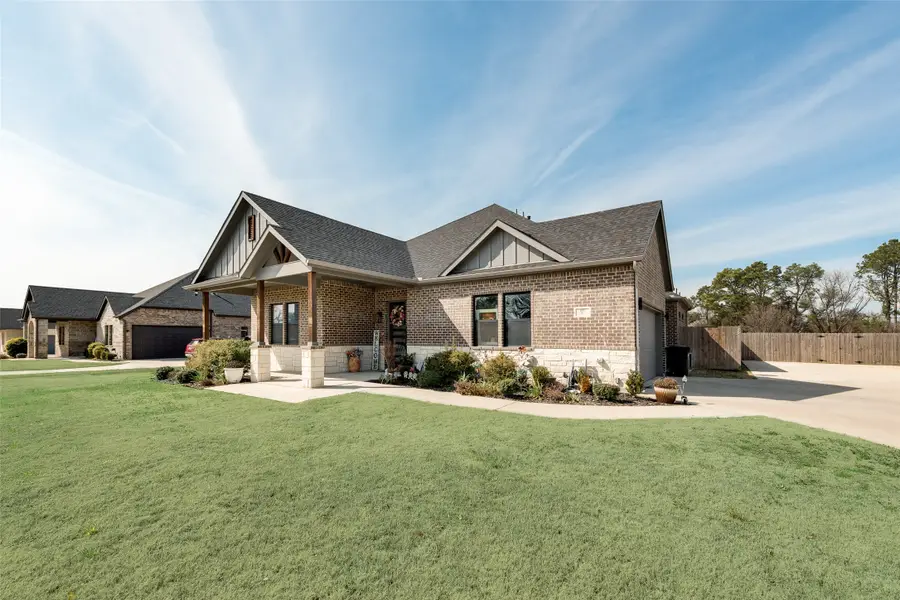 327 Lovers Lane, Terrell, TX 75160 - #3