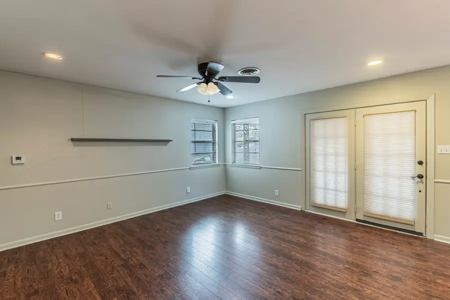 1201 Crestridge Street, Ennis, TX 75119 - #3