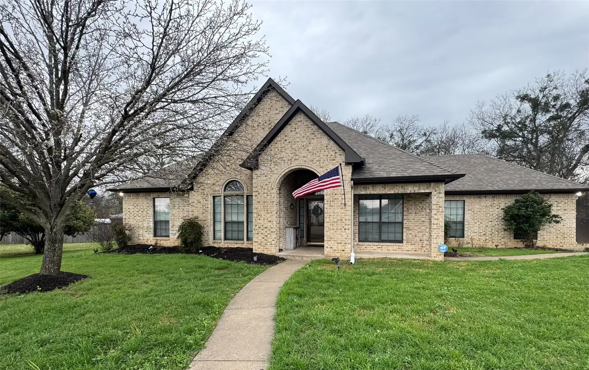 511 Emma Street, Grandview, TX 76050 - #1