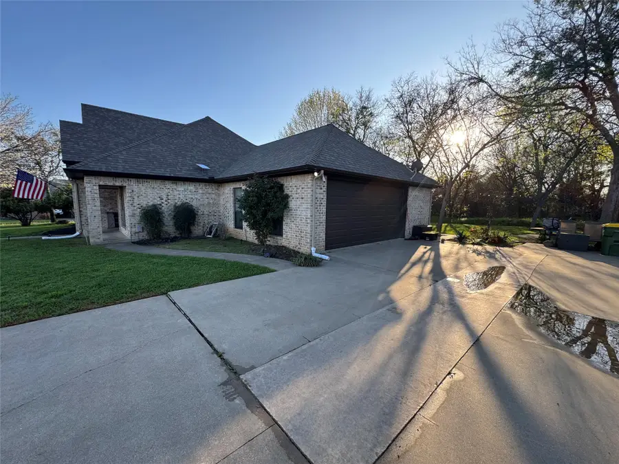 511 Emma Street, Grandview, TX 76050 - #2