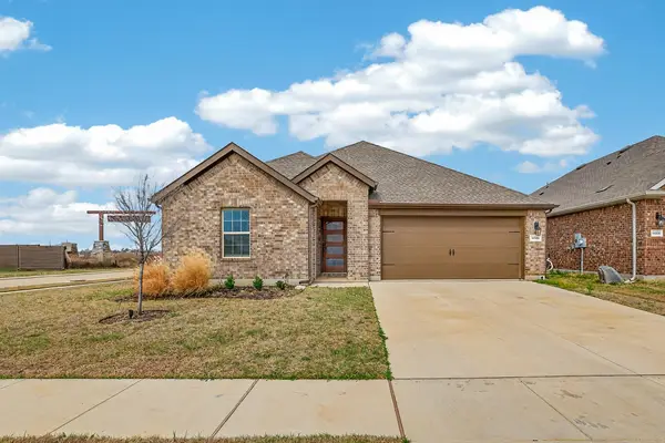 10201 Torch Light Lane, Aubrey, TX 76227