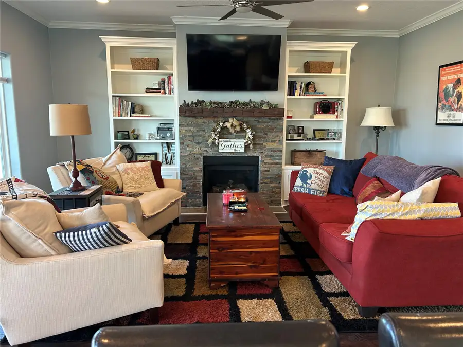 604 Warsaw Street, Bayou Vista, TX 77563 - #2