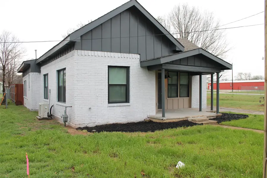 104 S Hubbard Street, Alvord, TX 76225 - #3