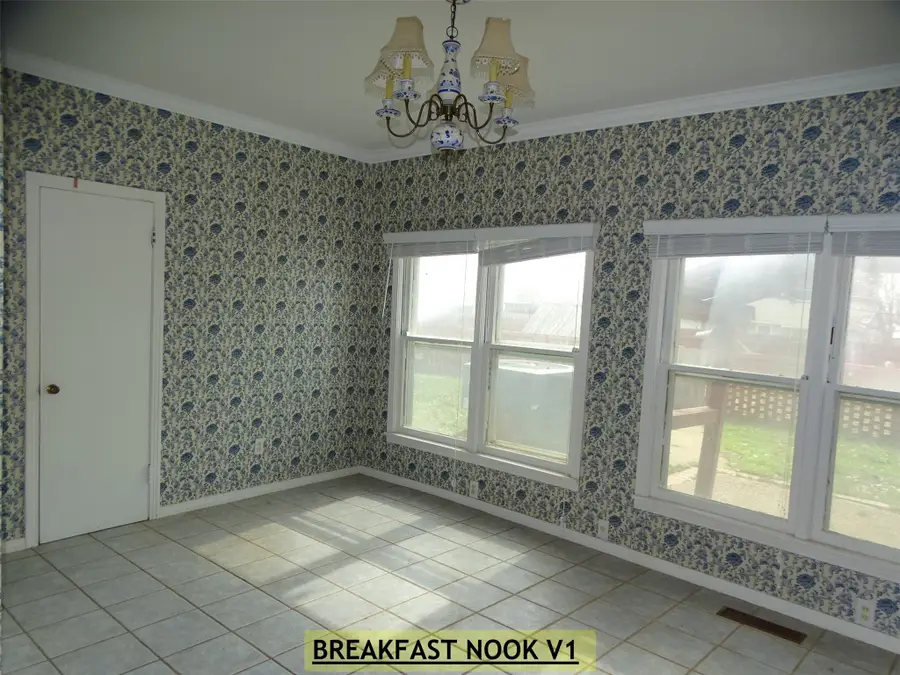 1305 W Elliott Street, Breckenridge, TX 76424 - #2