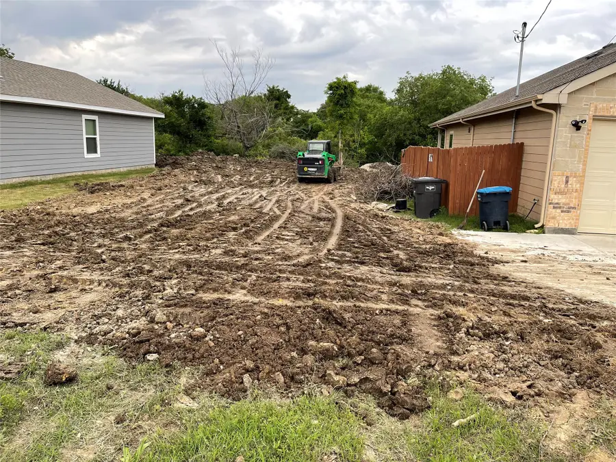 1039 E Magnolia Avenue, Fort Worth, TX 76104 - #2