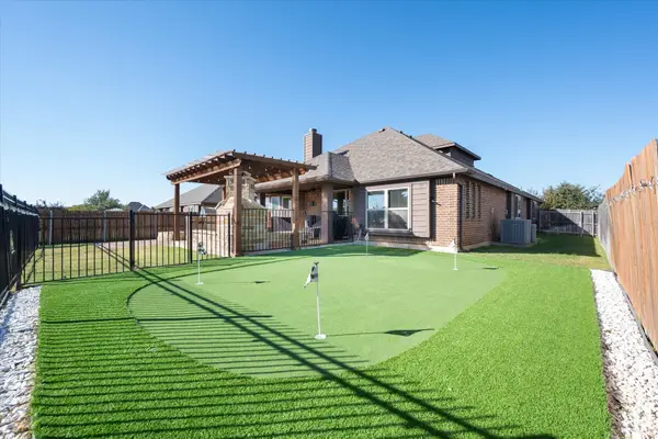 515 Carnation Lane, Mansfield, TX 76063