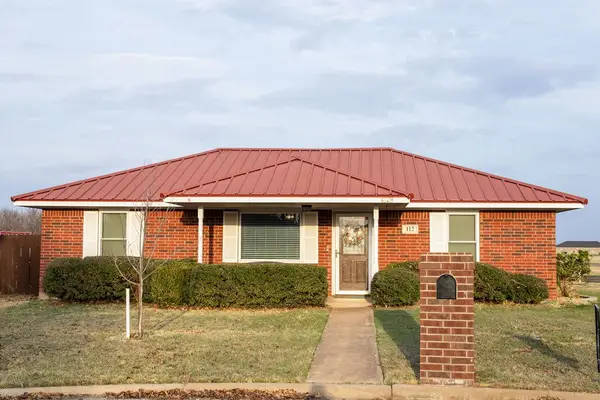 112 Tumbleweed Ct, Henrietta, TX 76365