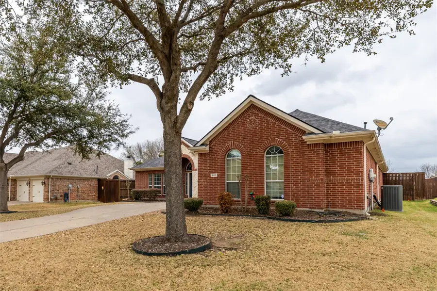 608 Walnut Hollow Drive, Mansfield, TX 76063 - #2