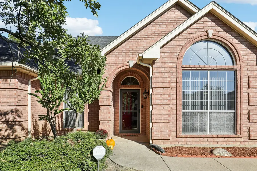 516 Shady Oaks Trail, Burleson, TX 76028 - #3