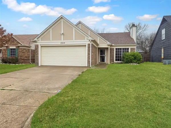 1004 Ashmount Lane, Arlington, TX 76017