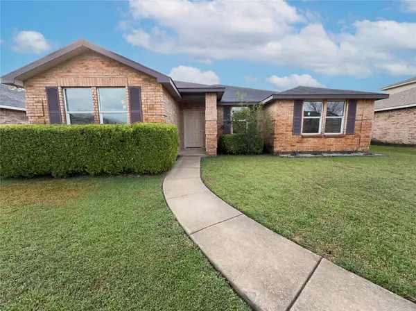 1006 Blackberry Trail, Lancaster, TX 75134