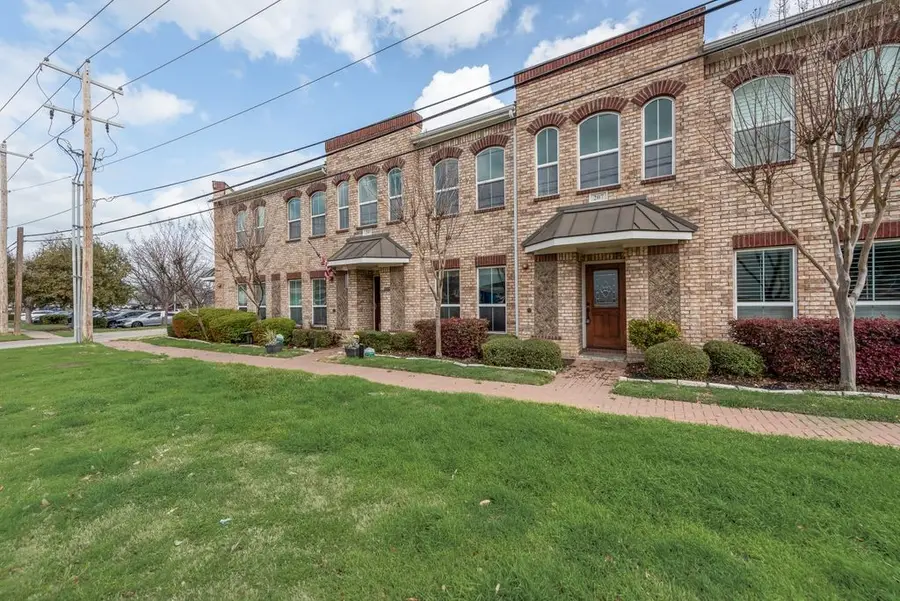 207 S Kealy Avenue, Lewisville, TX 75057 - #2