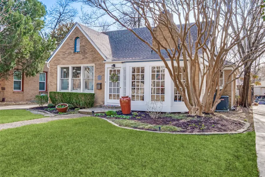 615 Clermont Avenue, Dallas, TX 75223 - #2