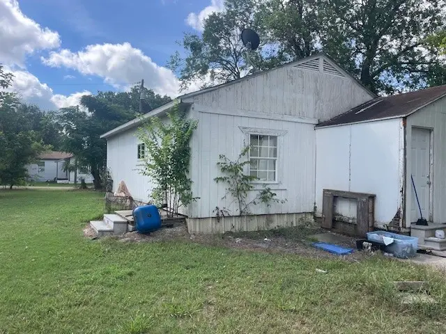 527 E Yeagua Street, Groesbeck, TX 76642 - #2