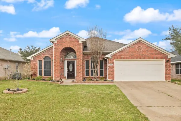 6408 St Leonard Drive, Arlington, TX 76001