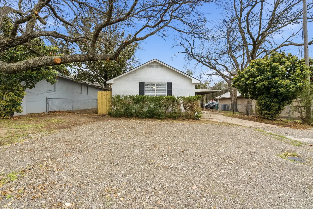 1102 E Washington Street, Stephenville, TX 76401 - #1