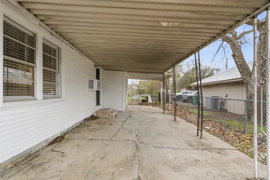 1102 E Washington Street, Stephenville, TX 76401 - #3