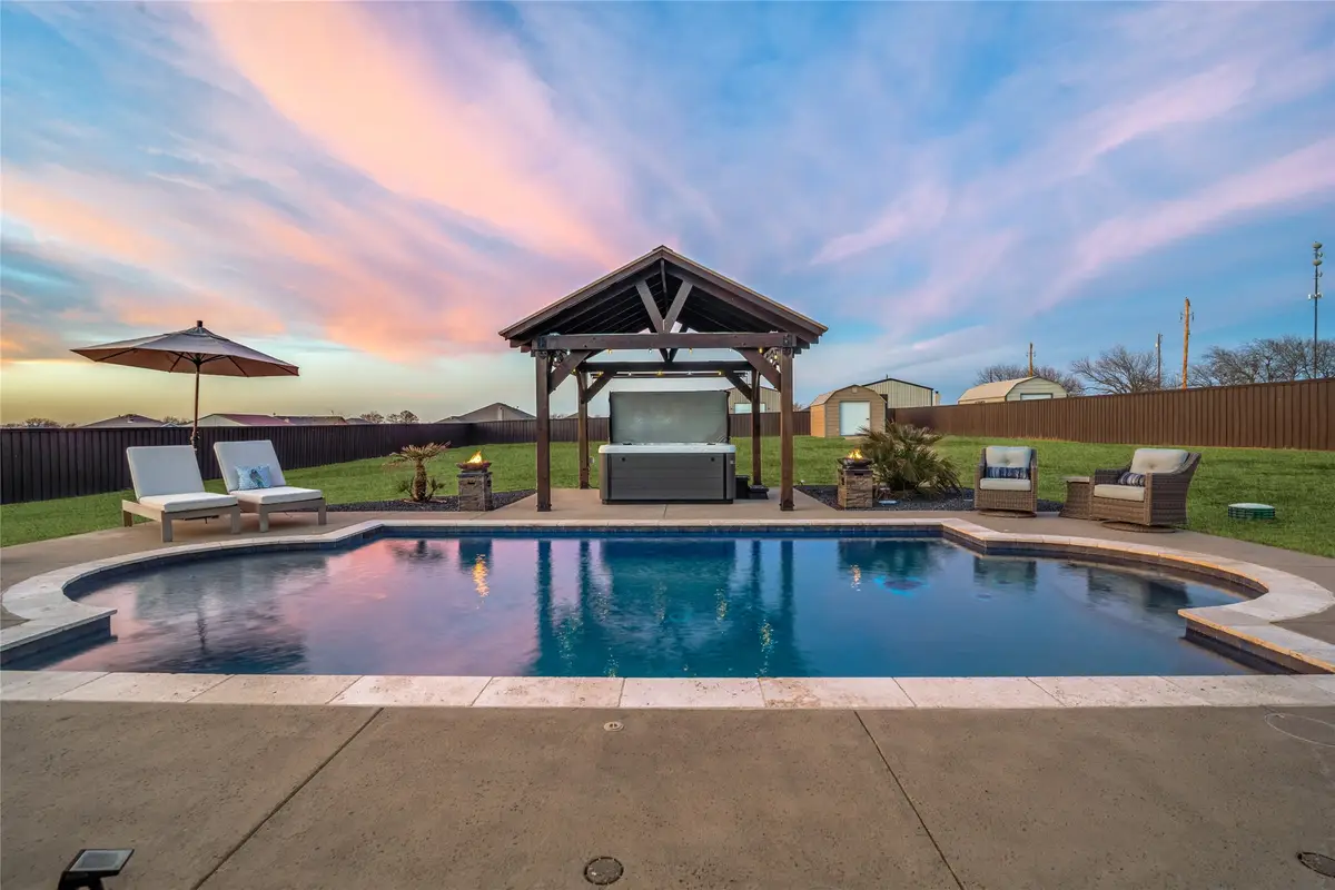 302 Amber Lane, Nevada, TX 75173 - #1