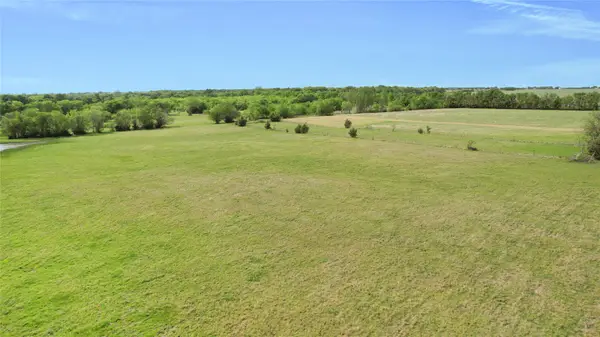 999-B East Line, Whitewright, TX 75491