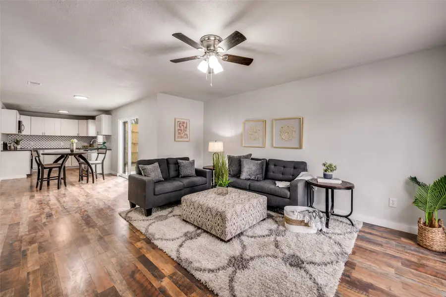 845 Willow Circle N, Burleson, TX 76028 - #3