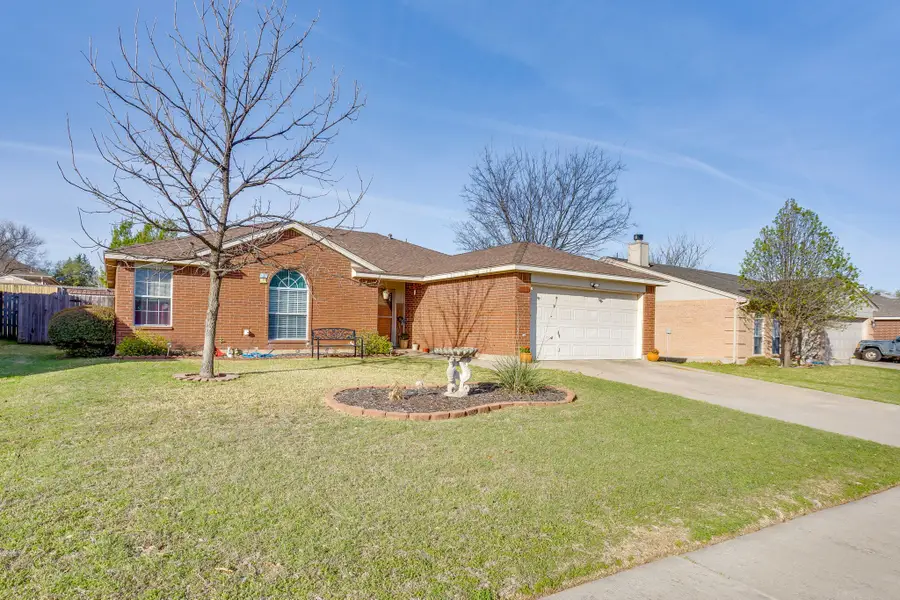 625 Creekview Drive, Burleson, TX 76028 - #2