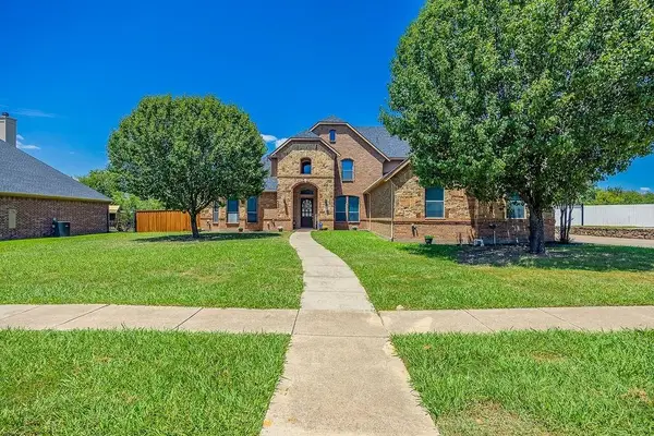 1011 Parview Circle, Grand Prairie, TX 75104