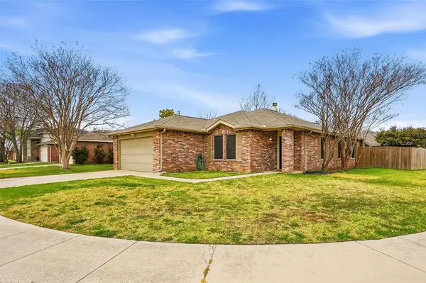 8720 Hunters Point Way, Fort Worth, TX 76123