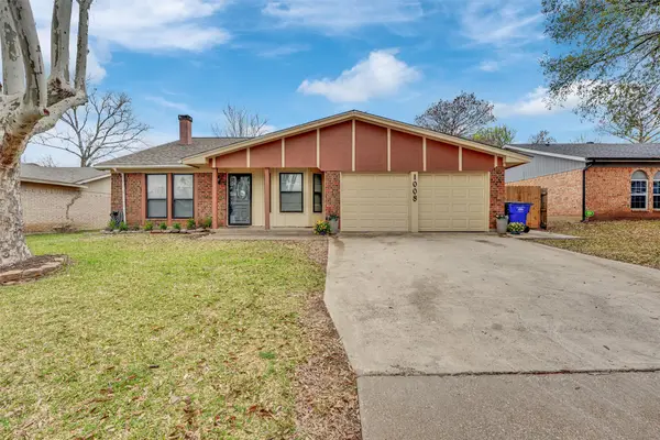 1008 Kay Lynn Street, Mansfield, TX 76063