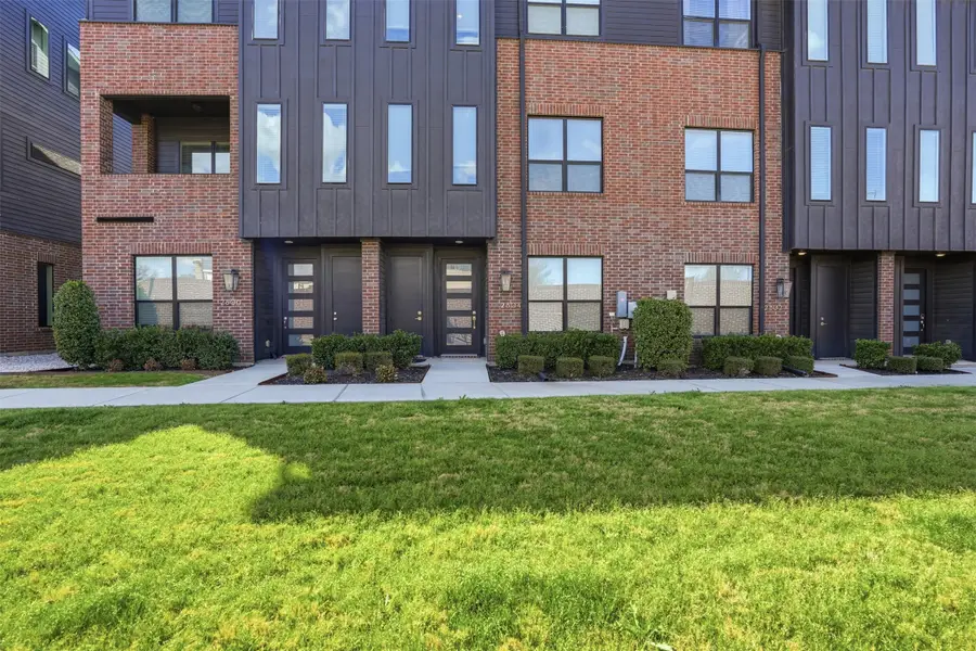 2804 Addison Park Lane, Fort Worth, TX 76110 - #3