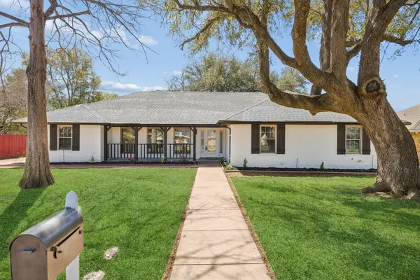 904 Bert Drive, Arlington, TX 76012