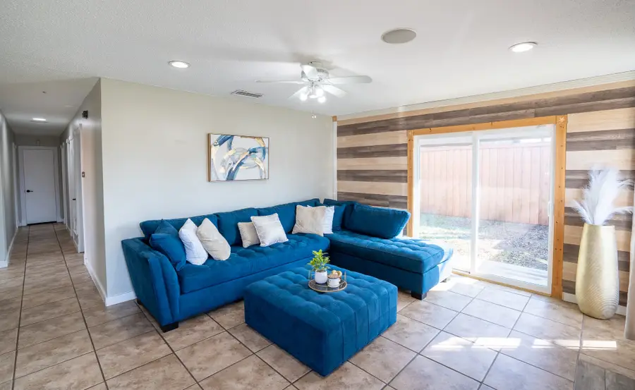 1106 S Alexander Avenue, Duncanville, TX 75137 - #3