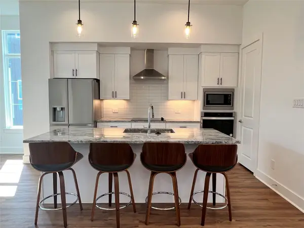 13325 Bee Street #201, Farmers Branch, TX 75234