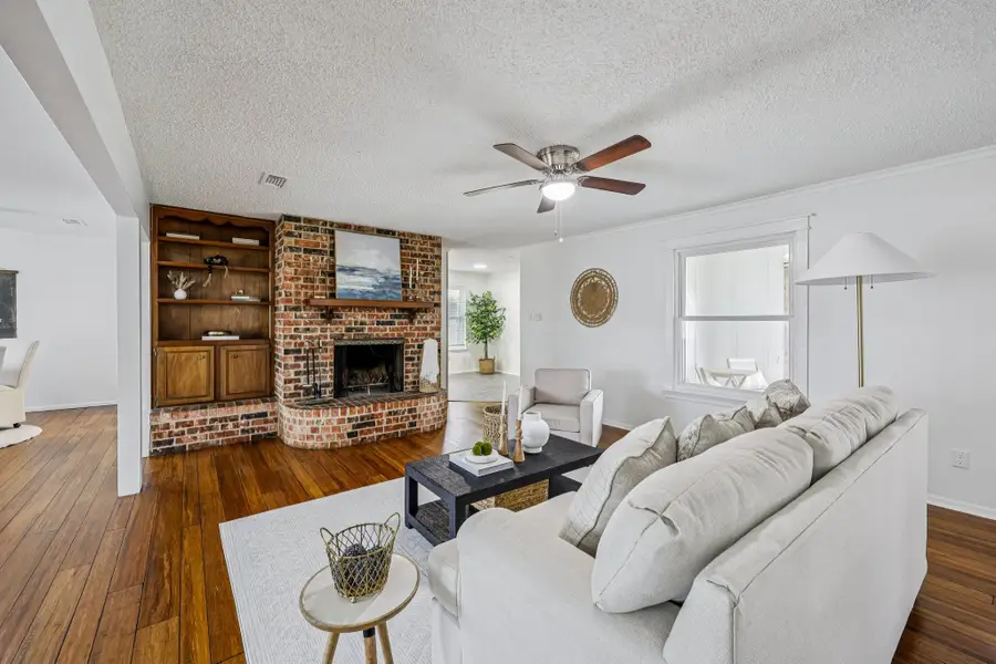 1015 Rocky Canyon Road, Arlington, TX 76012 - #2