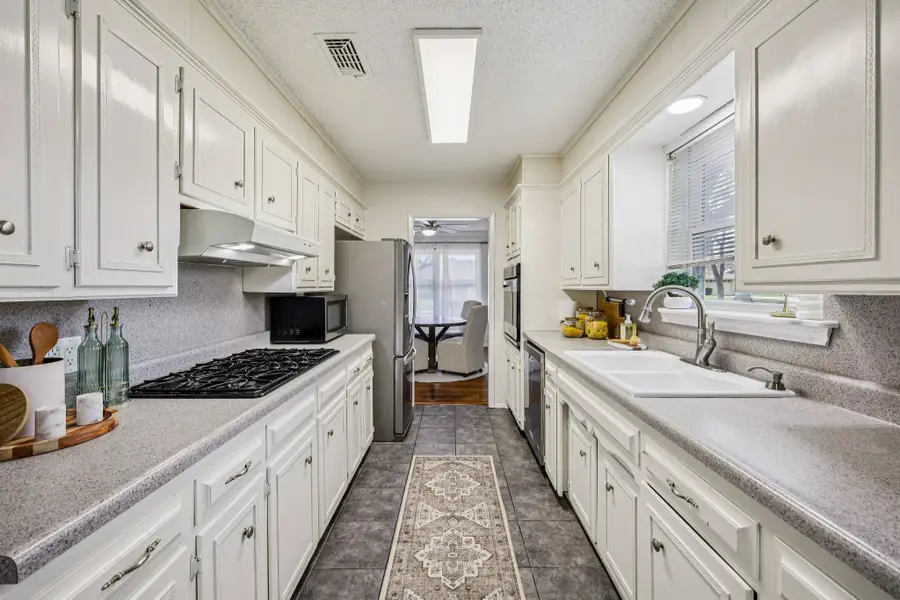 1015 Rocky Canyon Road, Arlington, TX 76012 - #3