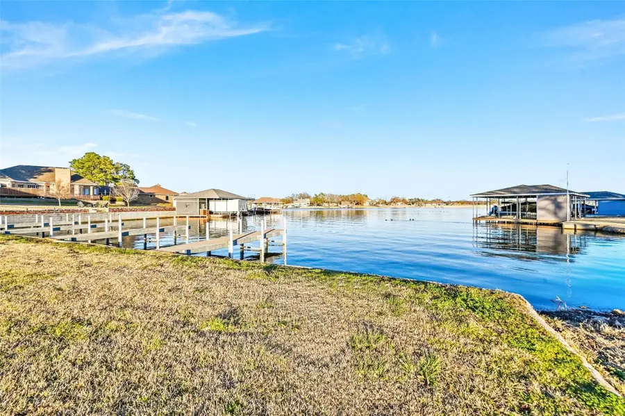 111 Longhorn Drive, Gainesville, TX 76240 - #2