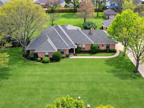 1208 Crockett Drive, Fort Worth, TX 76028