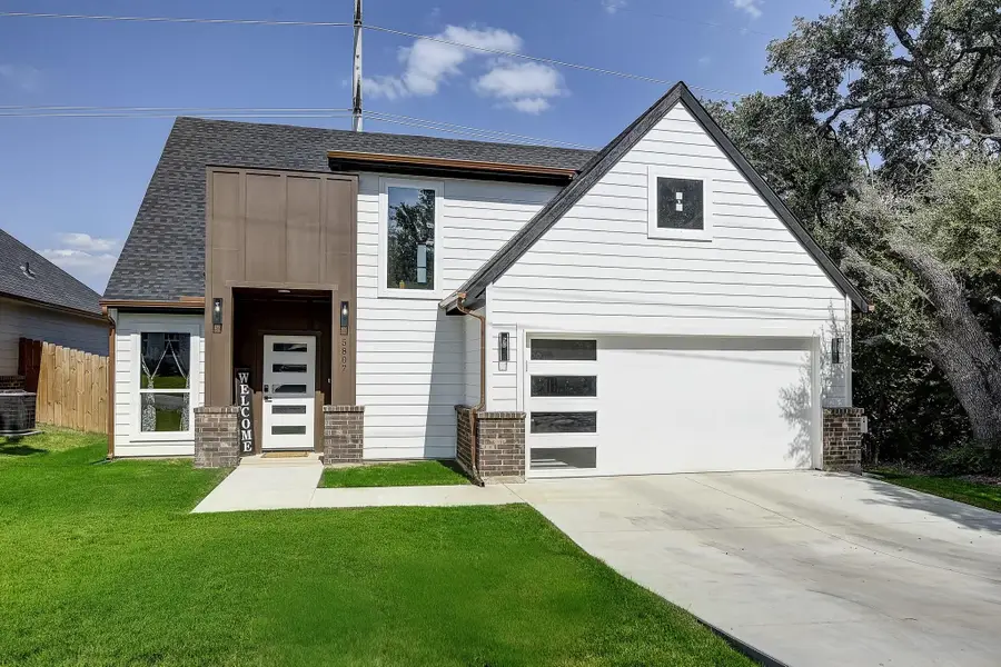 5807 Black Pine Circle, Granbury, TX 76048 - #2