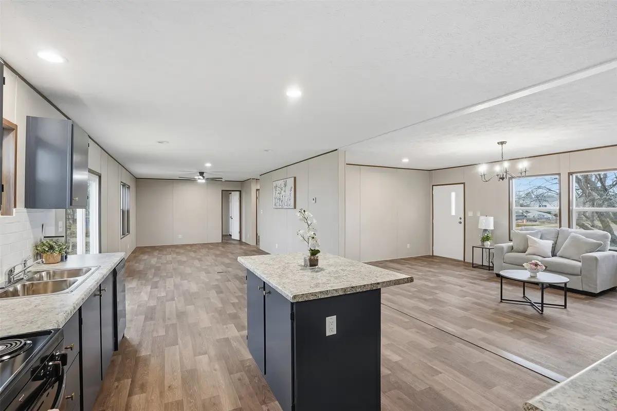 4600 Thompson Avenue, Grandview, TX 76050 - #1