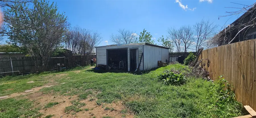 402 E Spruce Street, West, TX 76691 - #3