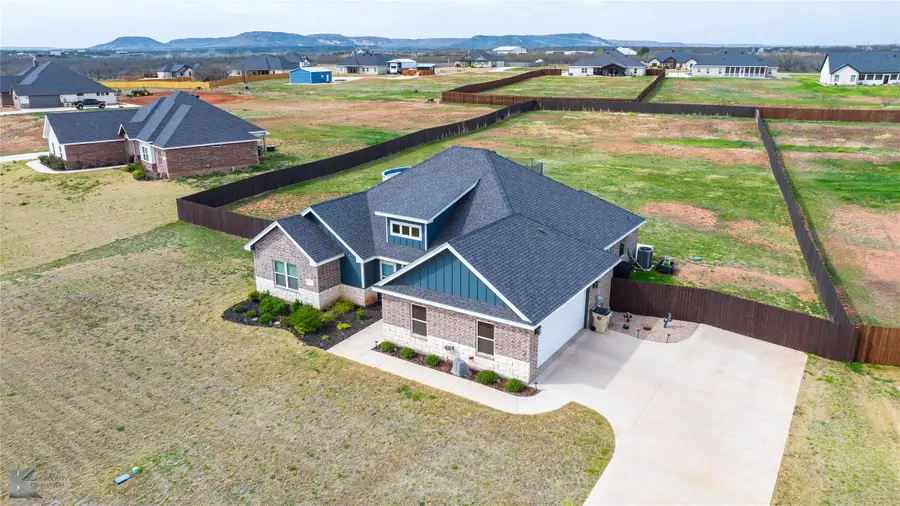 240 Newhouse Dr, Abilene, TX 79606 - #2