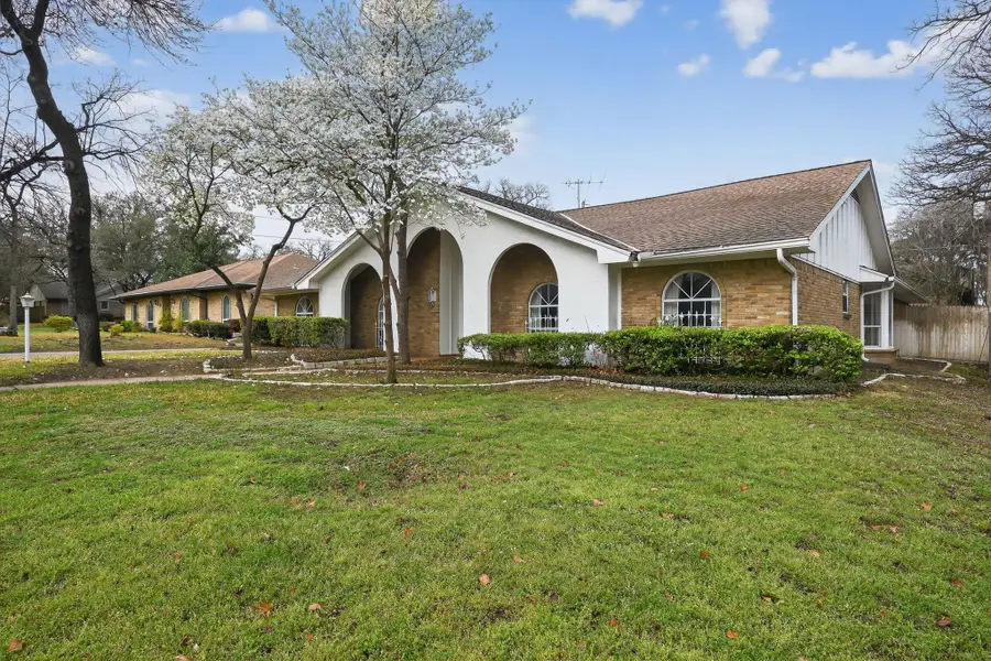 704 Castlewood Lane, Arlington, TX 76012 - #3