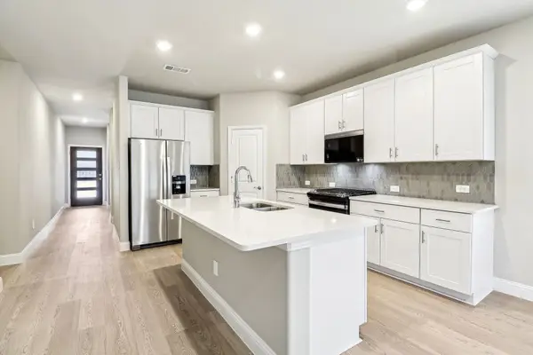 6636 Creek Edge Circle, Fort Worth, TX 76036