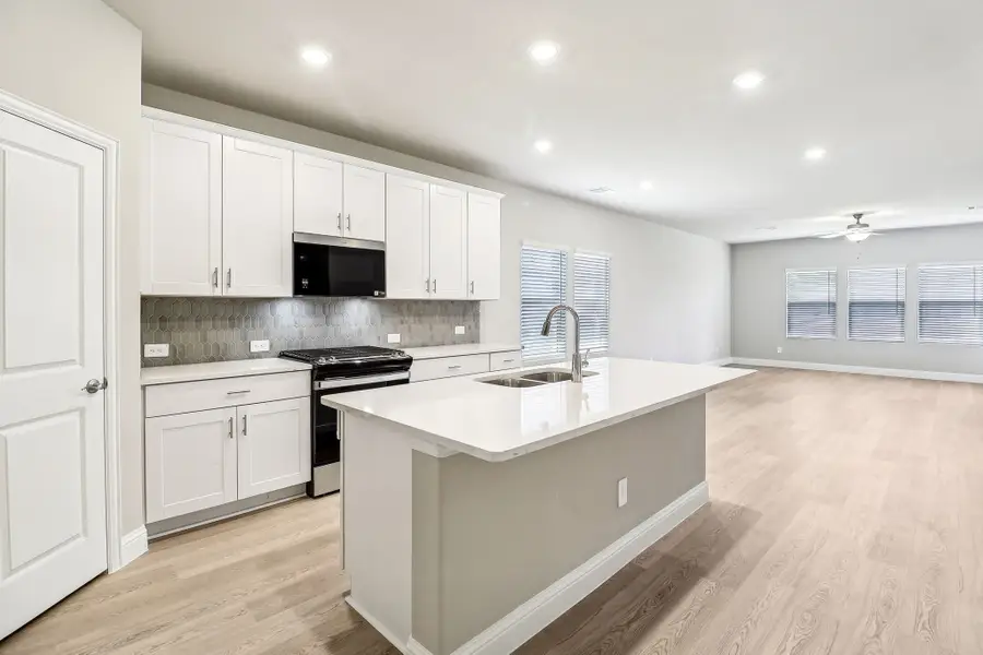 6636 Creek Edge Circle, Crowley, TX 76036 - #3