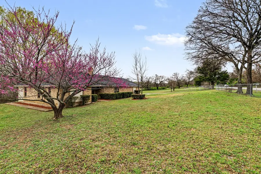 611 Shawnee Road, Waxahachie, TX 75165 - #3