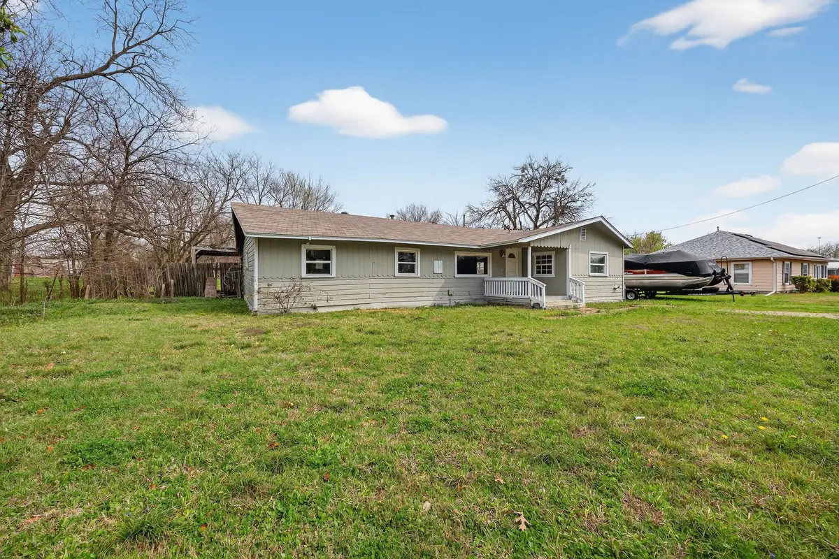 130 Center Street, Nevada, TX 75173 - #1