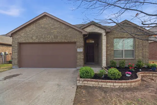 10928 Middleglen Road, Fort Worth, TX 76052